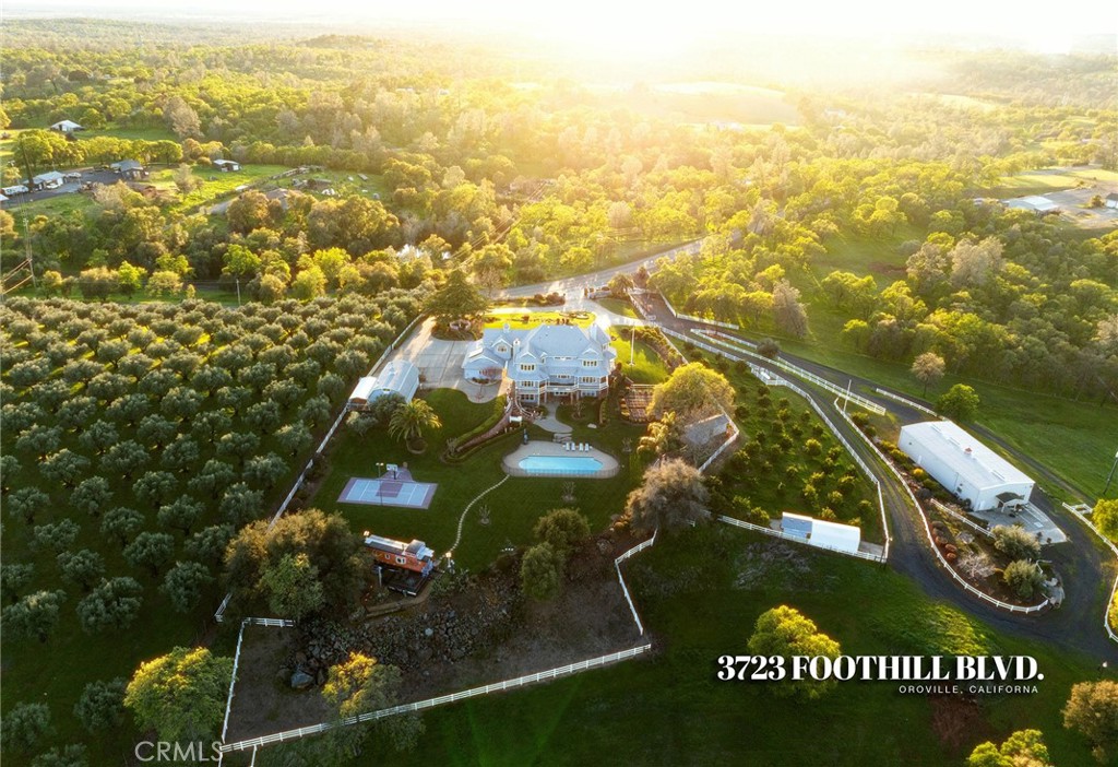 https://media.crmls.org/medias/17c0273d-6dd4-4e82-b426-fb4ecf4b522d.jpg?preset=X-Large
