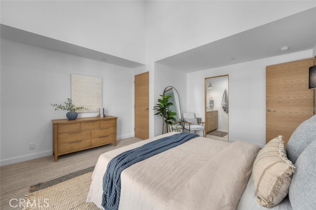 555 Esplanade, Redondo Beach CA: https://media.crmls.org/medias/17c0508f-f565-494f-bf0d-538e29458a7d.jpg