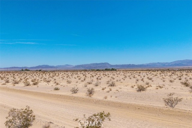 Detail Gallery Image 4 of 37 For 4461 Meriwether Rd, Twentynine Palms,  CA 92277 - – Beds | – Baths