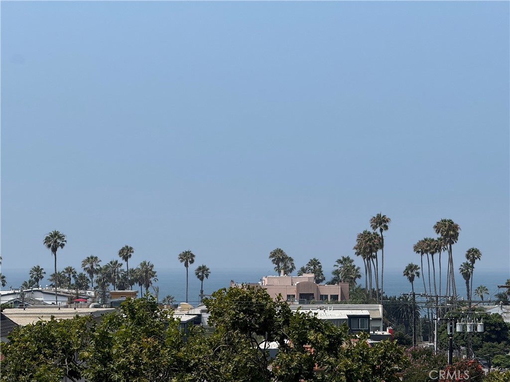 https://media.crmls.org/medias/17c0d90a-ec80-4fd8-bb41-379f36b5ab72.jpg?preset=X-Large