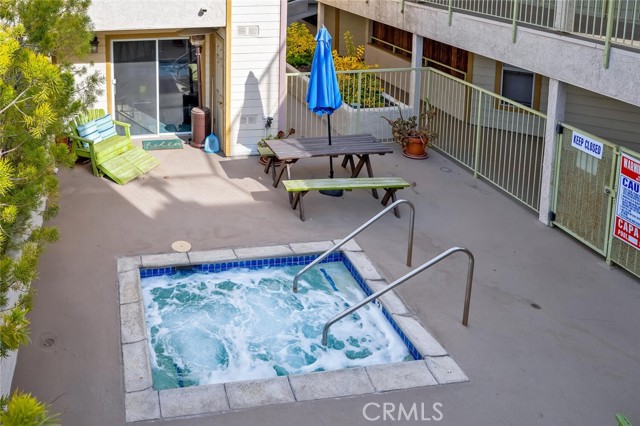 645 Chestnut Avenue, Long Beach CA: https://media.crmls.org/medias/17c10011-dea7-464e-8a95-b60466b7685d.jpg