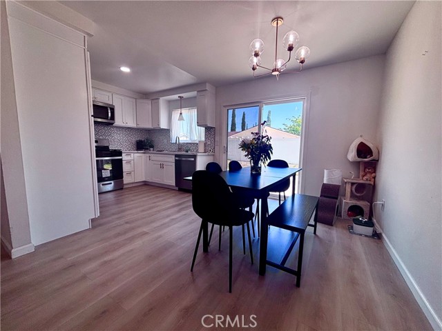 Detail Gallery Image 9 of 18 For 2969 Crestwood Pl, Riverside,  CA 92503 - 3 Beds | 2 Baths