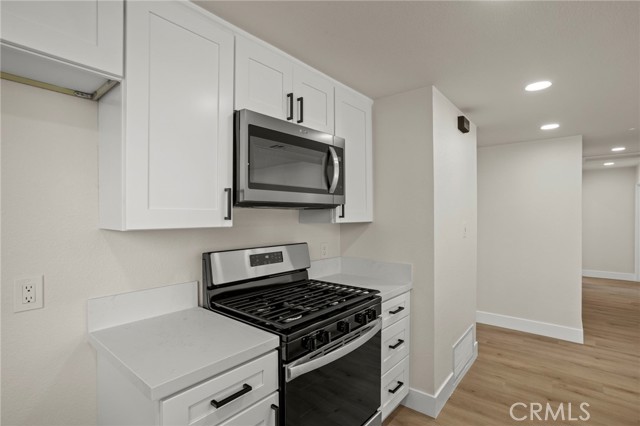 Detail Gallery Image 9 of 26 For 2192 Adrienne, Corona,  CA 92882 - 3 Beds | 2 Baths