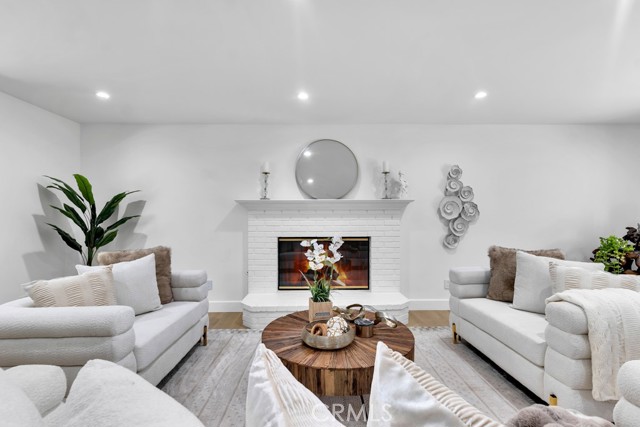 9500 Texhoma Avenue, Northridge CA: https://media.crmls.org/medias/17c2b949-57e1-4024-8b3a-1a9e8dcdccaa.jpg