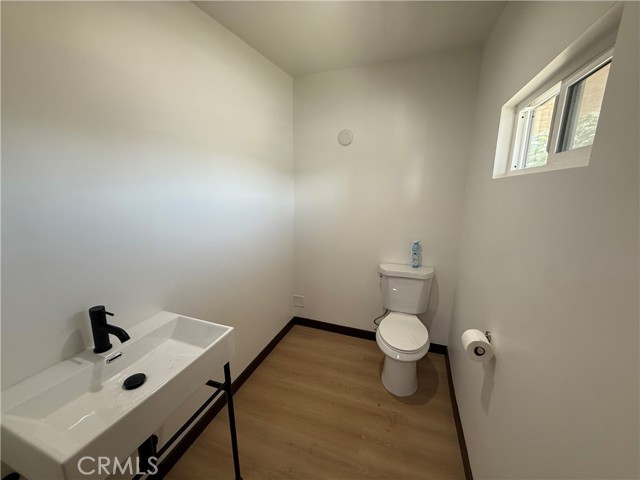  Commercial for Sale in Sun Valley, California