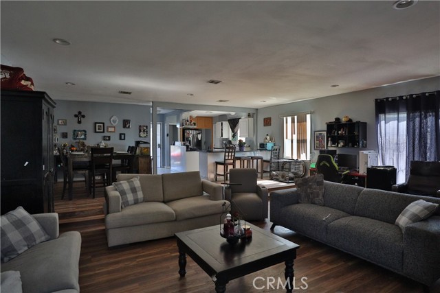 Detail Gallery Image 7 of 16 For 830 W Avenue J4, Lancaster,  CA 93534 - 3 Beds | 2 Baths