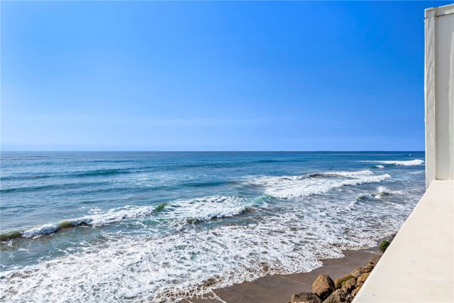 Detail Gallery Image 57 of 67 For 11770 Pacific Coast #N,  Malibu,  CA 90265 - 3 Beds | 3/1 Baths