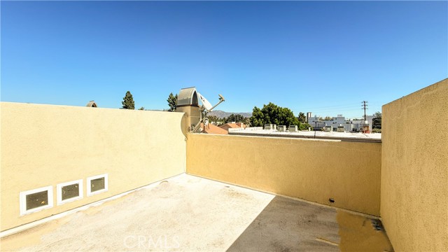 10623 Moorpark photo 42