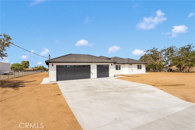 Detail Gallery Image 2 of 46 For 16212 Mesquite St, Hesperia,  CA 92345 - 4 Beds | 2/1 Baths