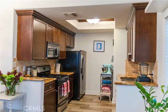 Detail Gallery Image 8 of 16 For 4128 Whitsett #101,  Studio City,  CA 91604 - 2 Beds | 2 Baths