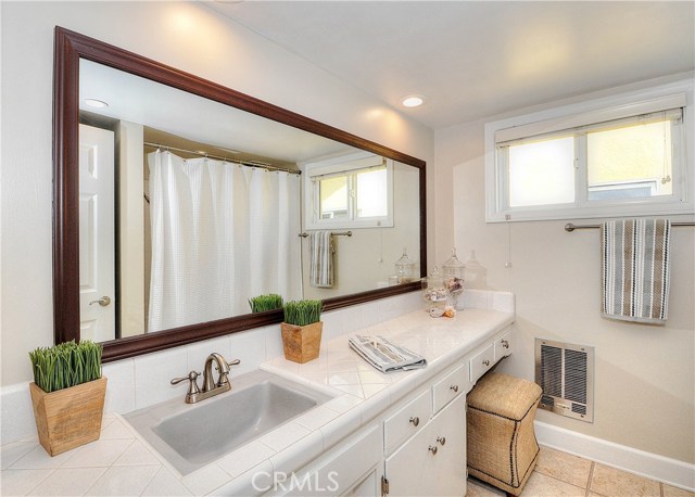 217 Vista Del Parque, Redondo Beach, California 90277, 4 Bedrooms Bedrooms, ,2 BathroomsBathrooms,Residential,Sold,Vista Del Parque,PV17010276