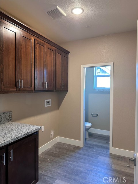 Detail Gallery Image 6 of 16 For 455 Joshua Ct, Atwater,  CA 95301 - 3 Beds | 2/1 Baths