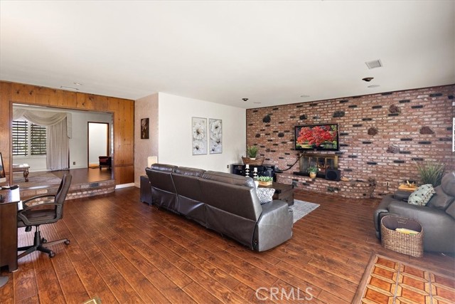 Detail Gallery Image 9 of 53 For 420 W Tichenor St, Compton,  CA 90220 - 3 Beds | 2 Baths