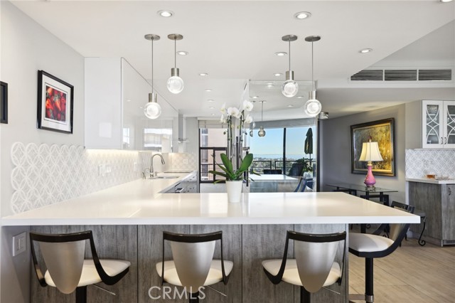 Detail Gallery Image 15 of 65 For 4265 Marina City Dr #901,  Marina Del Rey,  CA 90292 - 3 Beds | 2 Baths