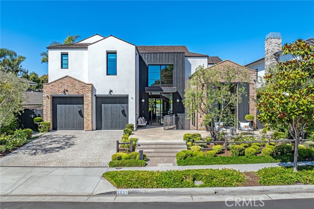 1831 Newport Hills E Drive, Newport Beach CA: https://media.crmls.org/medias/17c5e82d-b049-41ac-bfb1-8ef4d9e406e4.jpg