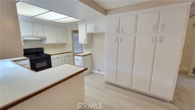 Detail Gallery Image 11 of 33 For 17294 Walnut Ave, Fontana,  CA 92336 - 3 Beds | 2/1 Baths