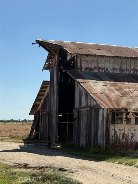 Image 4 of 7 For 23172 Robertson Boulevard
