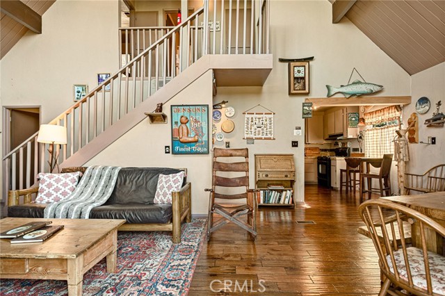 Detail Gallery Image 11 of 30 For 1256 Grass Valley, Lake Arrowhead,  CA 92352 - 3 Beds | 2 Baths