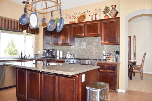 Detail Gallery Image 17 of 75 For 13622 Canyon Crest Rd, Yucaipa,  CA 92399 - 5 Beds | 3 Baths