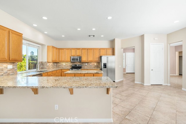 Detail Gallery Image 12 of 34 For 23910 Timothy Ave, Murrieta,  CA 92562 - 5 Beds | 2/1 Baths