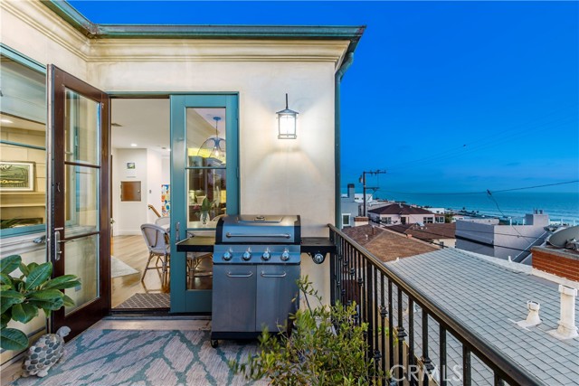 Detail Gallery Image 42 of 43 For 320 33rd Pl, Manhattan Beach,  CA 90266 - 3 Beds | 4 Baths