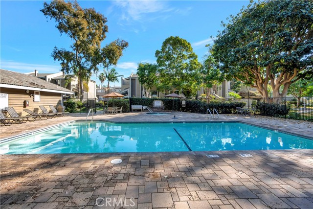 Detail Gallery Image 7 of 12 For 18786 Racquet Ln, Huntington Beach,  CA 92648 - 3 Beds | 2/1 Baths
