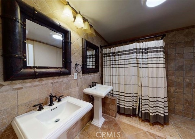 24272 Lysanda Drive, Mission Viejo CA: https://media.crmls.org/medias/17cac3ba-88b7-4f36-865d-3ff70ab0c51f.jpg