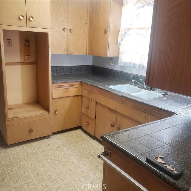 20939 Strathern Street photo 3