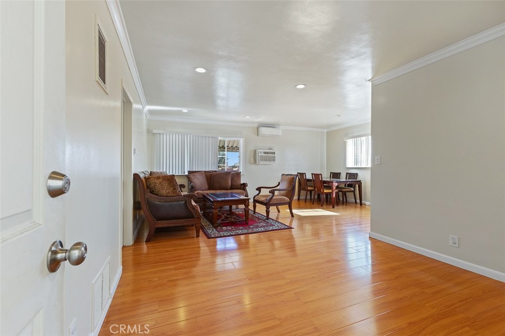 1052 Elm AvenueGlendale img 13