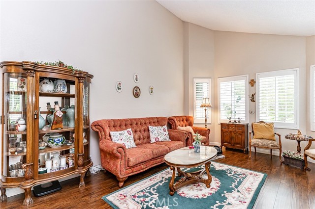 14 Rainbow Ridge Road, Phillips Ranch CA: https://media.crmls.org/medias/17cca1cb-0ff3-4e23-b18c-648b79f9264d.jpg