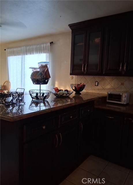 Detail Gallery Image 8 of 15 For 1056 N Fries, Wilmington,  CA 90744 - 3 Beds | 2 Baths