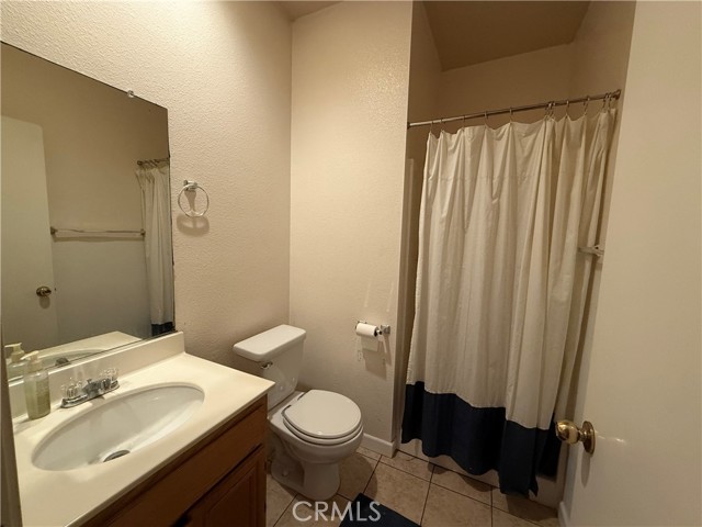 12640 Antigua Court, Lynwood CA: https://media.crmls.org/medias/17cd317e-b116-410d-b7b1-dc73b6dd3c48.jpg