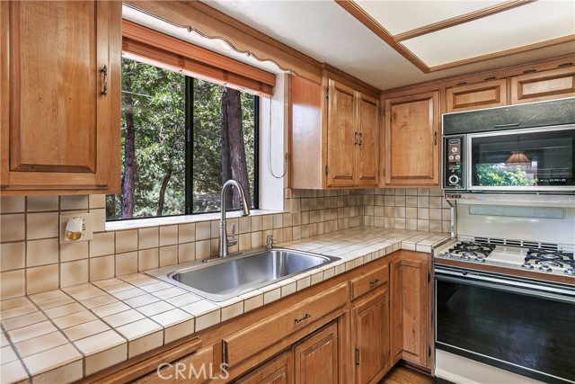 Detail Gallery Image 10 of 24 For 27237 Little Bear Rd, Blue Jay,  CA 92317 - 2 Beds | 1 Baths