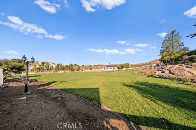 Detail Gallery Image 5 of 75 For 38901 Avenida Arriba, Temecula,  CA 92592 - 6 Beds | 5/1 Baths