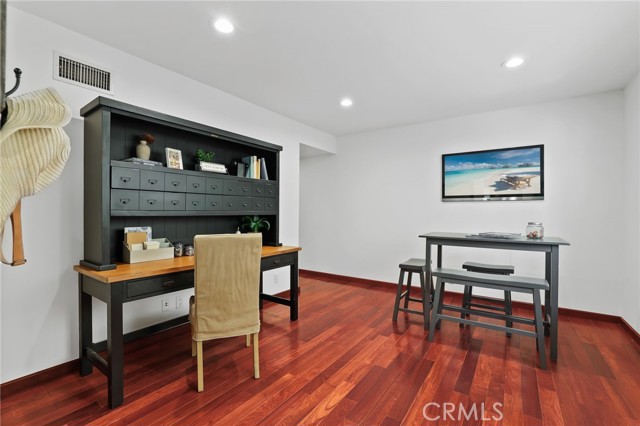 10351 Lassen Street, Los Alamitos CA: https://media.crmls.org/medias/17ce8ce6-1bb8-4806-ba47-22861a11c6ae.jpg