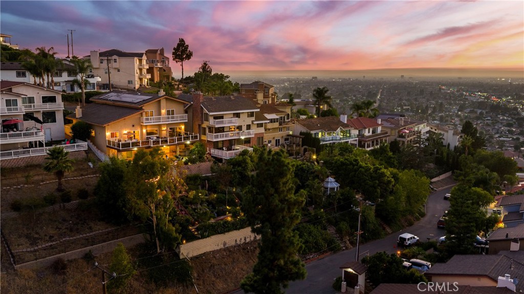 17cec1ba E992 4ee8 9ca8 D6fa46b48dad