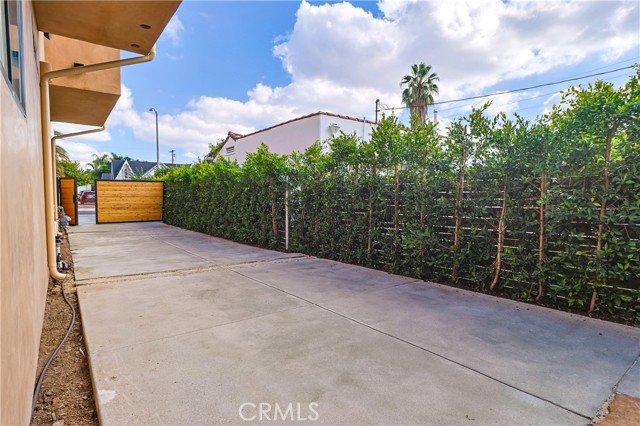 Detail Gallery Image 35 of 37 For 817 Orange Grove Ave #1/2,  West Hollywood,  CA 90046 - 4 Beds | 3 Baths