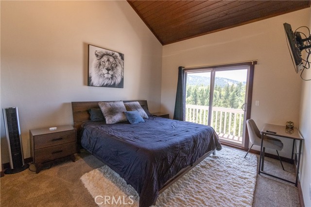 43866 Mendocino Drive, Big Bear Lake CA: https://media.crmls.org/medias/17cee4cc-197a-40df-8206-419b3c631c84.jpg