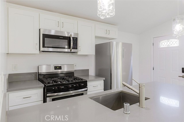 Detail Gallery Image 12 of 19 For 20534 1/2 Miranda Pl, Woodland Hills,  CA 91367 - 0 Beds | 1 Baths