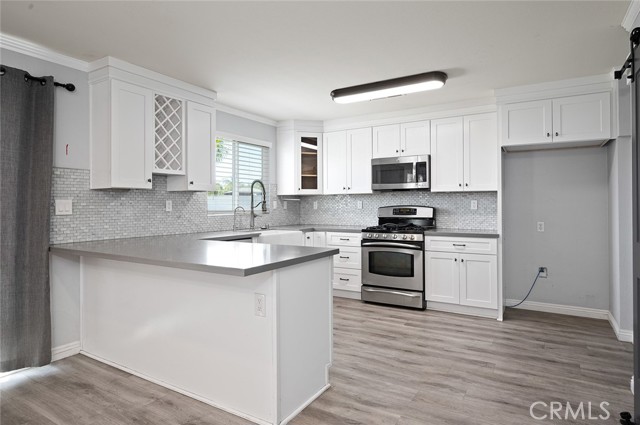 7530 Standing Rock Road, Eastvale CA: https://media.crmls.org/medias/17cf5ee0-c929-4000-8143-ea6c3e98b530.jpg
