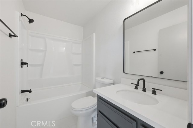 Detail Gallery Image 13 of 44 For 22267 Gayhead, Apple Valley,  CA 92307 - 3 Beds | 2 Baths