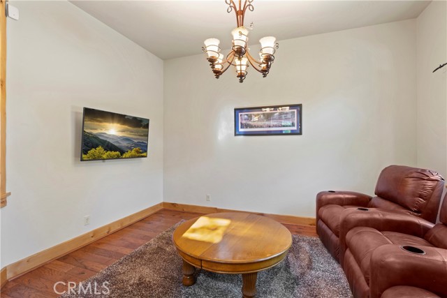 1034 Teakwood Drive, Lake Arrowhead CA: https://media.crmls.org/medias/17d0bd04-dae8-465b-9f05-13625d8cde9e.jpg