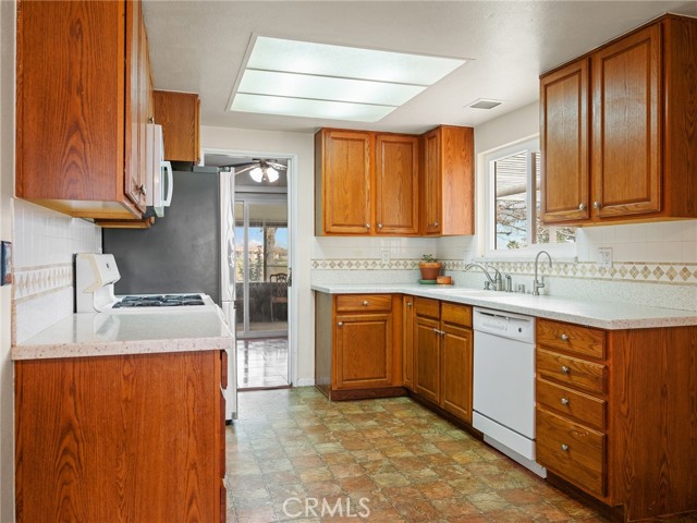 Detail Gallery Image 20 of 41 For 17740 Linden, Hesperia,  CA 92345 - 3 Beds | 2 Baths