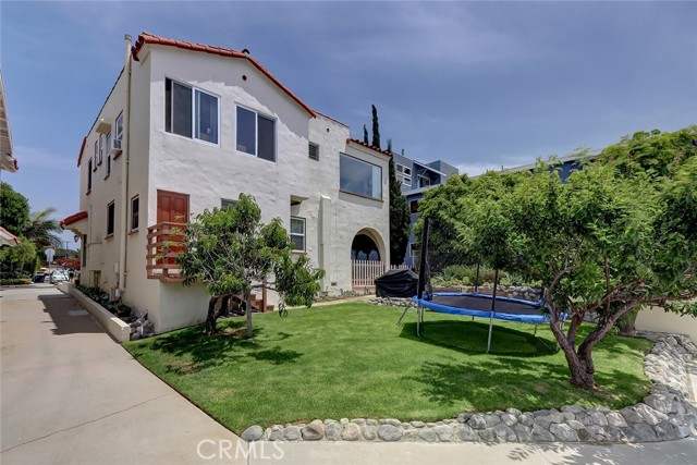 337 Hopkins Avenue, Hermosa Beach, California 90254, ,Residential Income,Sold,Hopkins,SB21158967