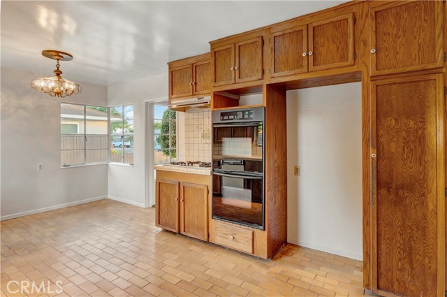 606 N Ohio Street, Anaheim CA: https://media.crmls.org/medias/17d2a4e4-3782-4eb6-95a2-f9f14945361d.jpg
