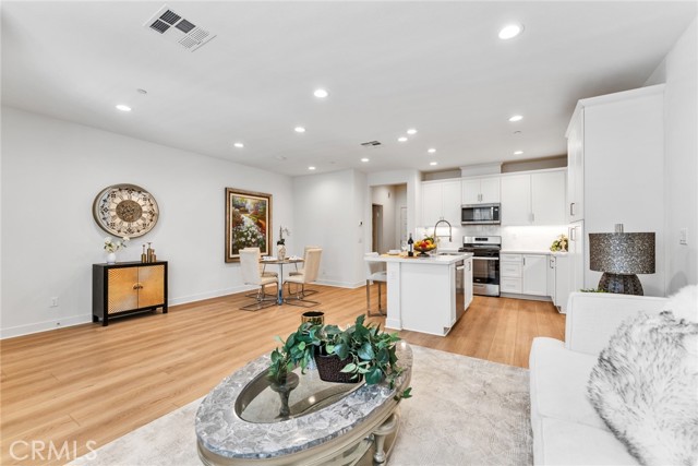 Detail Gallery Image 6 of 29 For 4230 S Hibiscus Paseo #91,  Ontario,  CA 91761 - 3 Beds | 2/1 Baths