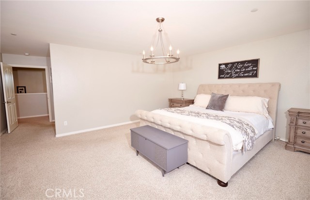 4049 Running Oak Lane, San Bernardino CA: https://media.crmls.org/medias/17d3ba48-67a0-4a97-921e-7381981c4a99.jpg