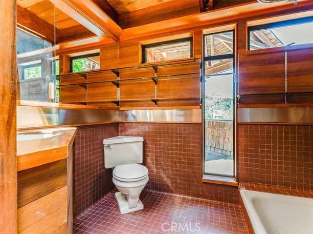 160 Broad Street, San Luis Obispo CA: https://media.crmls.org/medias/17d4cc66-7632-48ad-b444-5646bbfb63b0.jpg