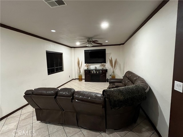 Detail Gallery Image 4 of 14 For 7650 El Vino Way, Buena Park,  CA 90620 - 6 Beds | 2 Baths