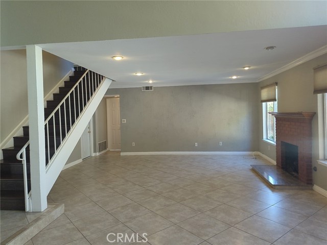 Detail Gallery Image 4 of 6 For 1331 Parkside, Riverside,  CA 92506 - 4 Beds | 3 Baths